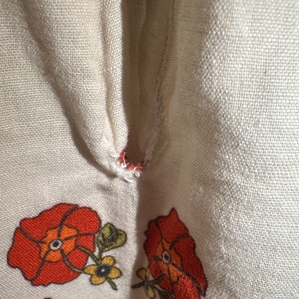 Floral Embroidered Blouse - Picture 3 of 4